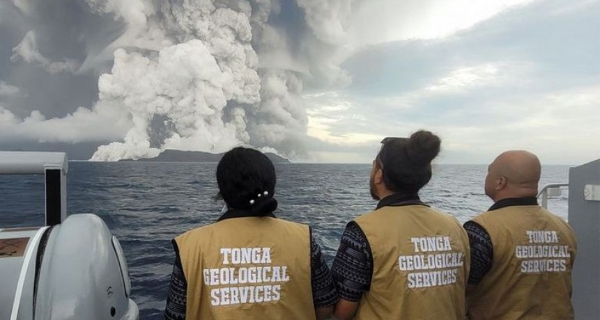 La furia de la naturaleza  \ La impactante  erupción y tsunami en Tonga