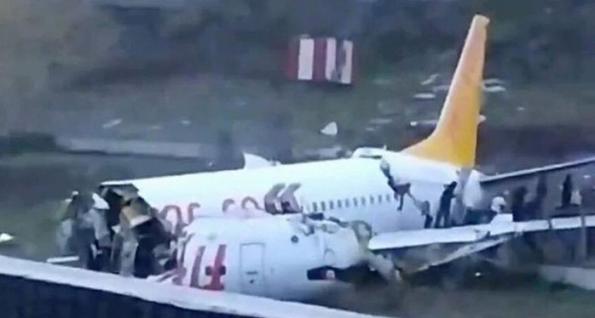 Accidente aéreo en Turquía.  Un avión se partió en tres partes en Estambul: hay un muerto