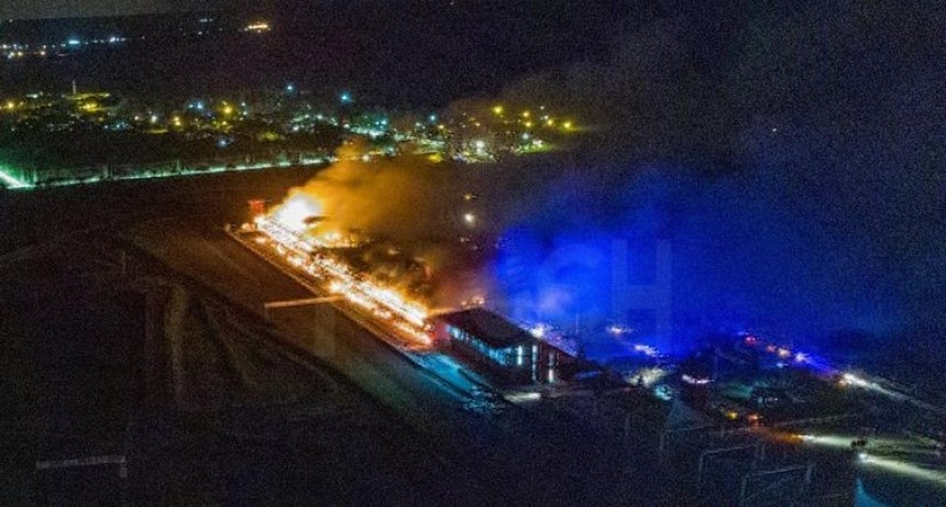 Santiago del Estero  Se incendió una parte del autódromo de Termas de Río Hondo