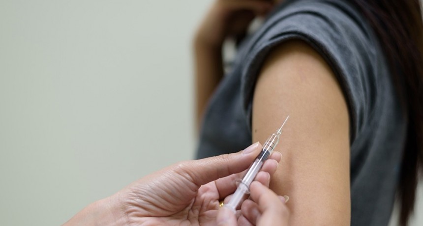 Farmacéuticos proponen sumarse al plan de vacunación contra el coronavirus