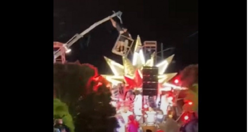 Carnaval de Gualeguaychú: dos heridos al caer de una grúa