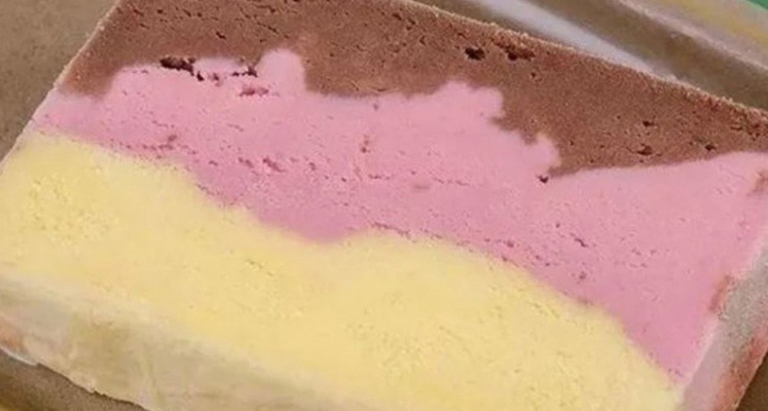 La ANMAT prohibió el “helado tricolor” que vende una reconocida cadena de supermercados