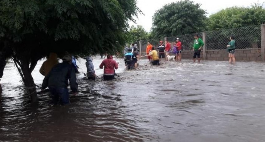 La fuerza de la naturaleza  | Brutal tormenta en Tucumán dejó al menos 120 evacuados