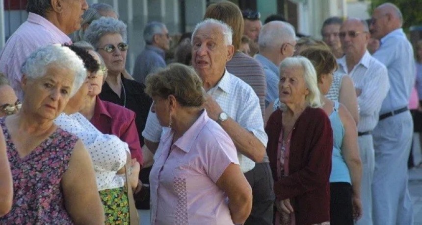 La Provincia afirma que los jubilados nacionales bonaerenses pagan el 20% del ajuste
