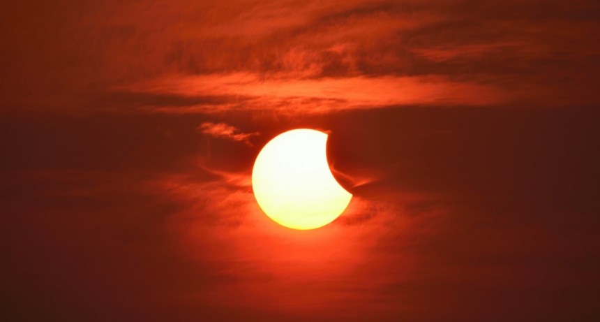 Actividad virtual por el eclipse solar del 30 de abril