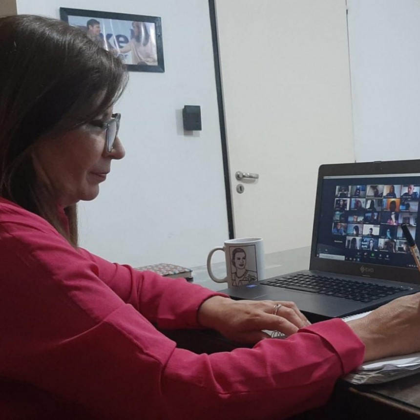 Viviana Guzzo  estuvo desde Los Toldos en una videoconferencia con el Presidente del Banco Provincia, Juan Cuattromo