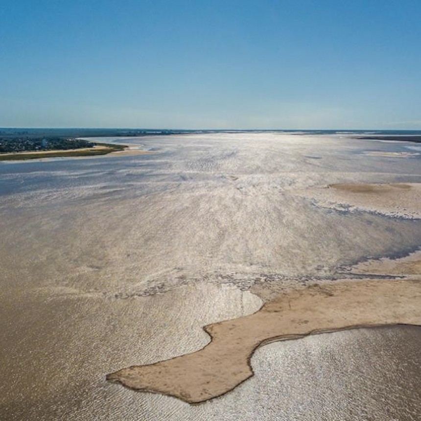 Las aguas bajan en el Paraná 