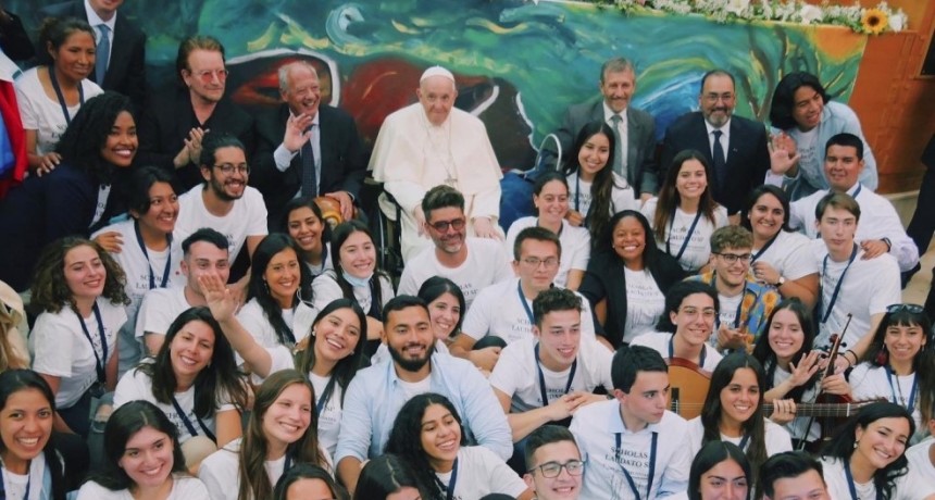 Una joven linqueña se reunió con el Papa Francisco en Roma
