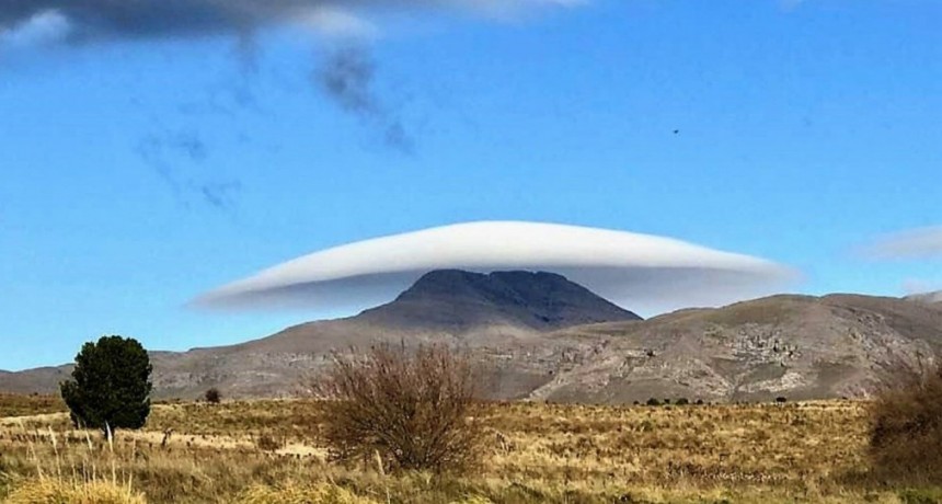 La impactante aparición de una nube con forma de ovni que revolucionó Sierra de la Ventana