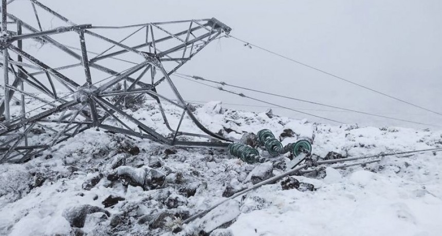 Colapsaron al menos 38 torres de alta tensión en Chubut