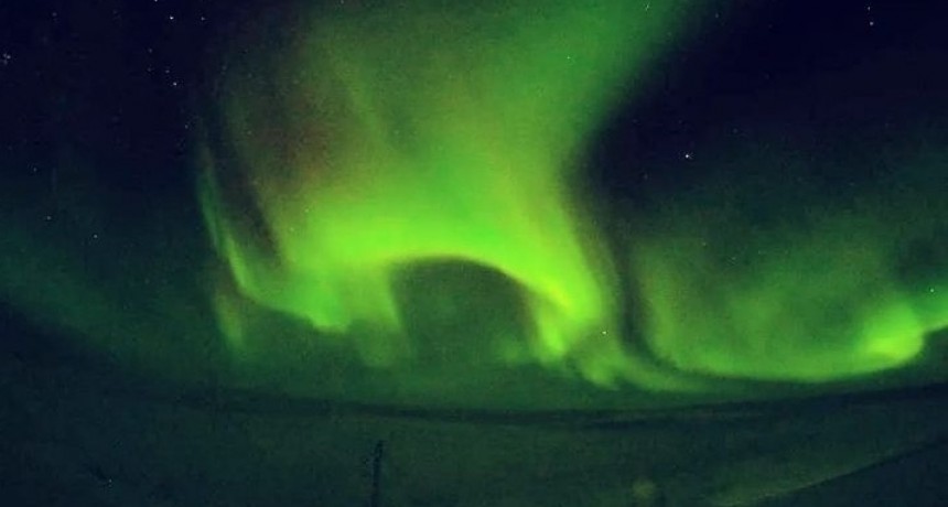 La belleza de las Auroras Australes en la base antártica Belgrano II