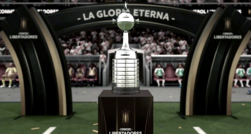 La Conmebol donó la réplica de la Copa Libertadores y nominó a Maradona