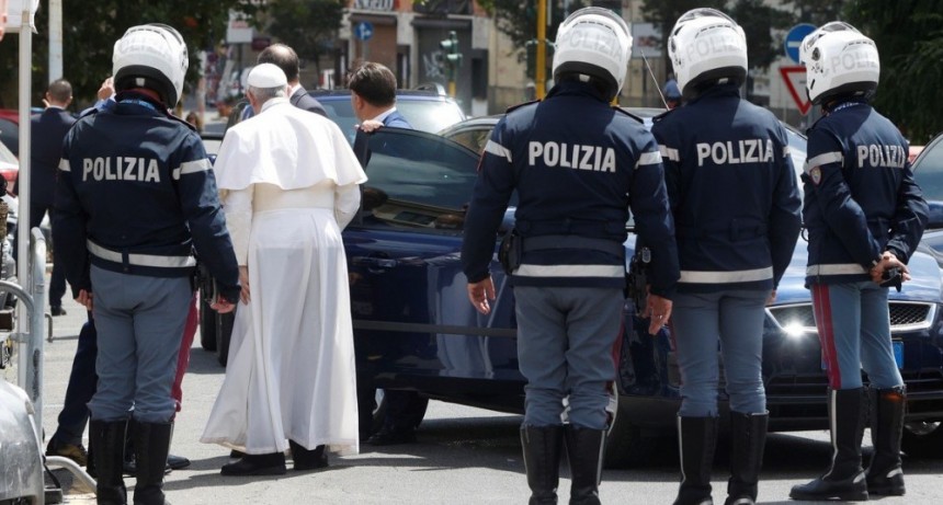 Vaticano  | Interceptaron una carta con tres balas dirigida al Papa