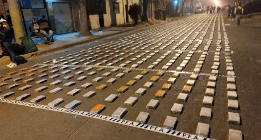 Operativo histórico.  Golpe al narcotráfico en Rosario: secuestraron 1.600 kilos de cocaína en Empalme Graneros