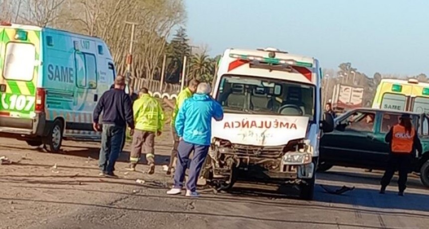 Ruta 65: Una ambulancia de 9 de Julio se vio involucrada en un accidente vial en Los Toldos