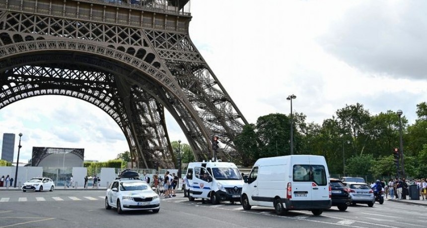 Evacuaron la Torre Eiffel por dos horas por una amenaza de bomba