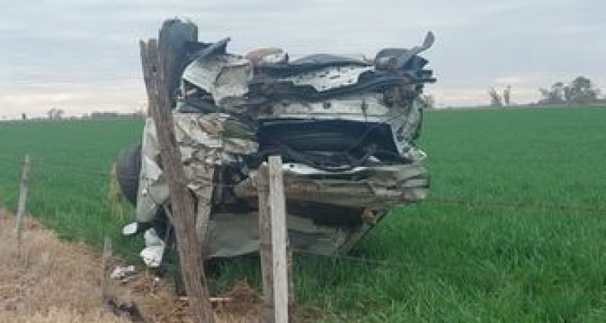 ACCIDENTE VEHÍCULAR. Un automóvil BMW perdió el control 