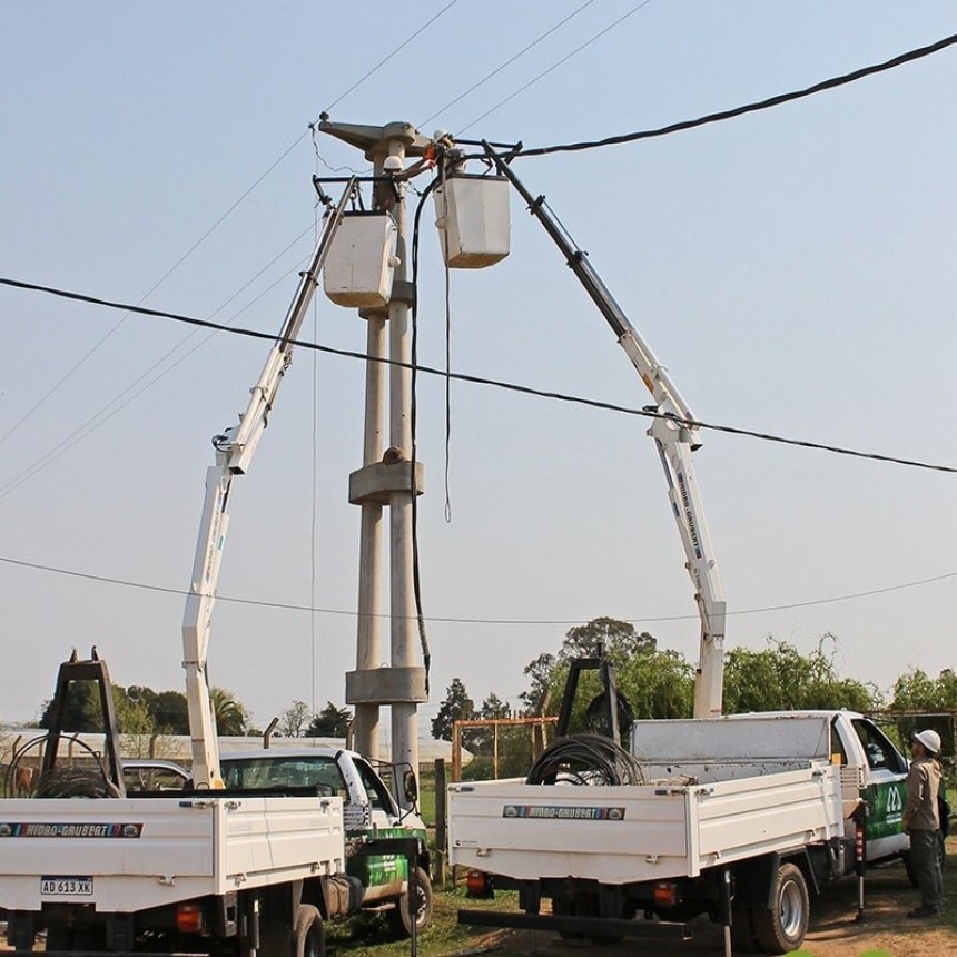 La Cooperativa Eléctrica avanza firmemente con la obra de tendido de cable preensamblado en media tensión 