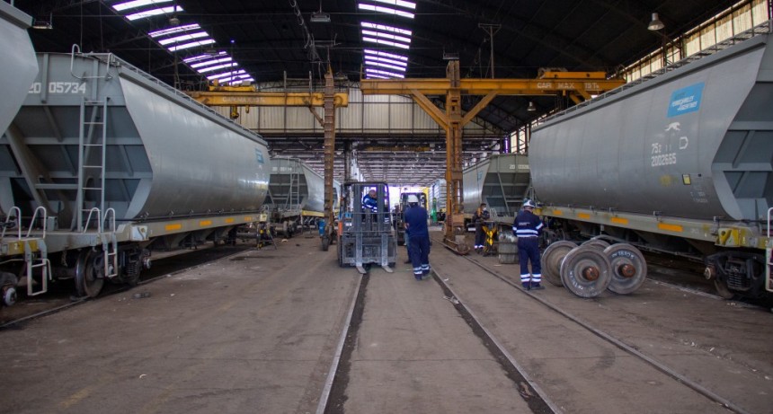 Trenes Argentinos Cargas avanza con la recuperación de vagones con mano de obra nacional