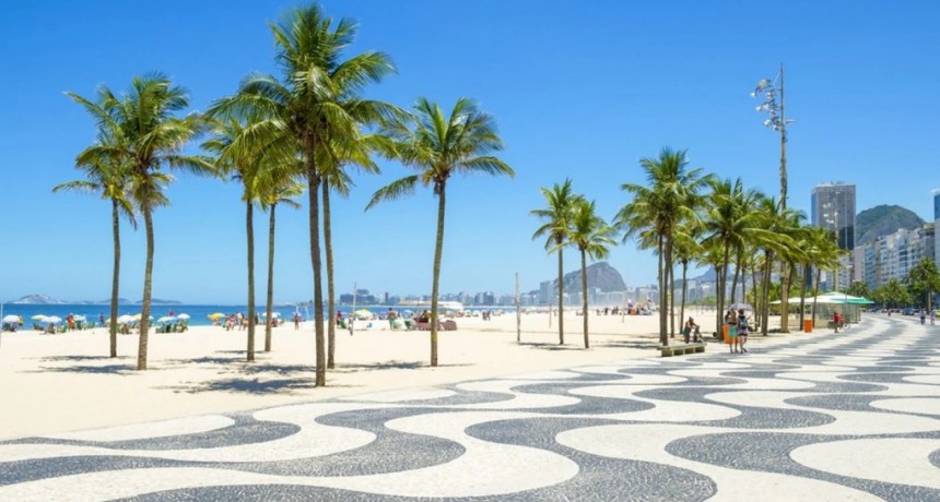 Turismo 2023:  Cuánto costará vacacionar en Brasil y la costa argentina este verano