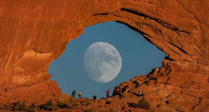El fotógrafo Zach Cooley registró esta impresionante imagen en el Parque Nacional Arches en Utah