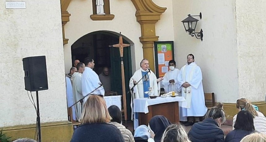 LOS TOLDOS | Mensaje de esperanza. Tengamos a María de aliada, dijo el obispo a los peregrinos al Monasterio 