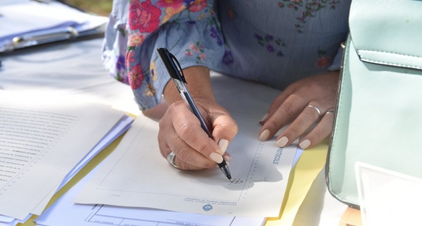 GRAL VIAMONTE | 66 Familias firmaran las escrituras de sus viviendas 