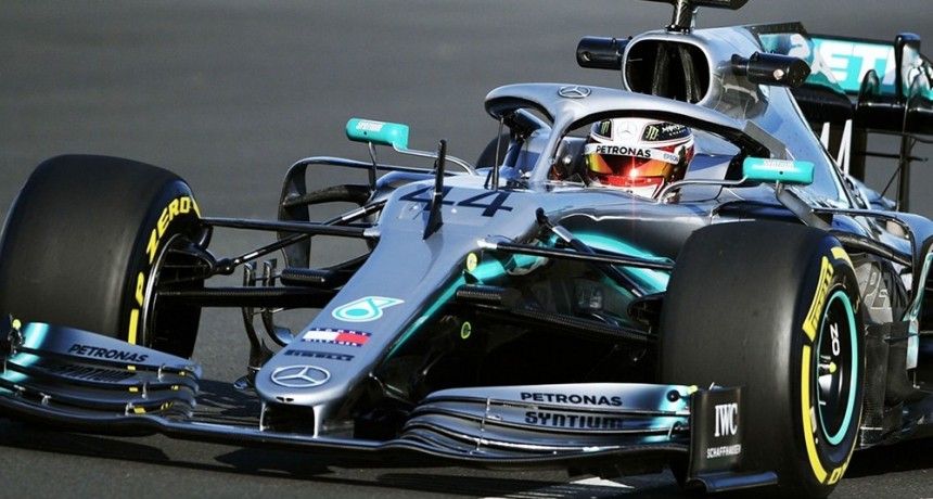Hamilton logró la pole en el Gran Premio de Abu Dhabi, último del año