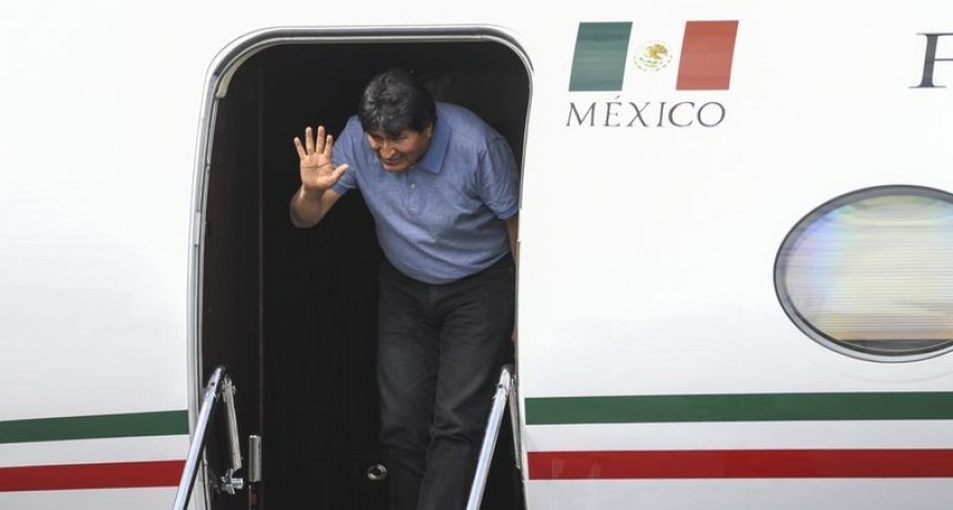 Evo Morales viajó a Cuba y podría instalarse en Argentina