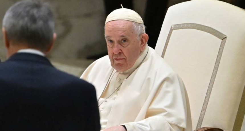 El papa Francisco reveló que ya firmó su renuncia en caso de que le falle la salud