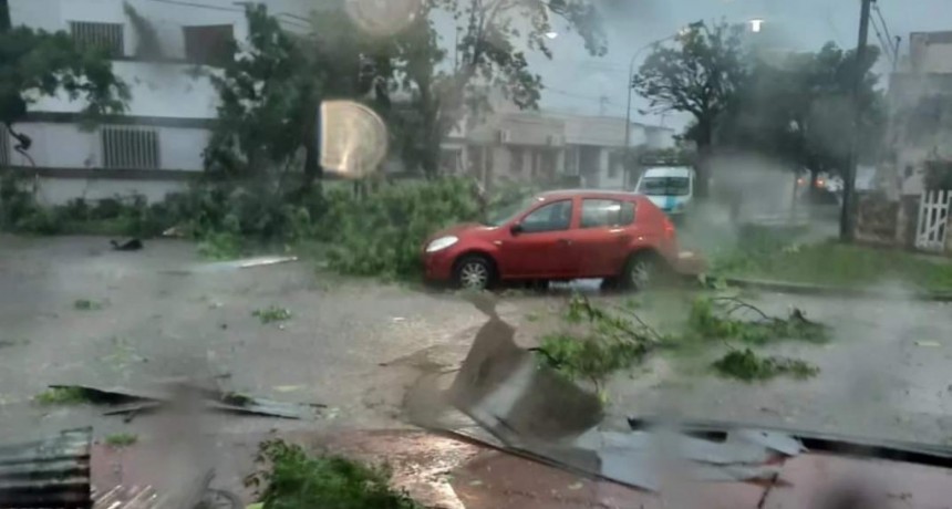 En Chivilcoy el temporal voló techos y destrozos en viviendas