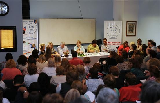 Docentes convocan a un paro de 48 horas 